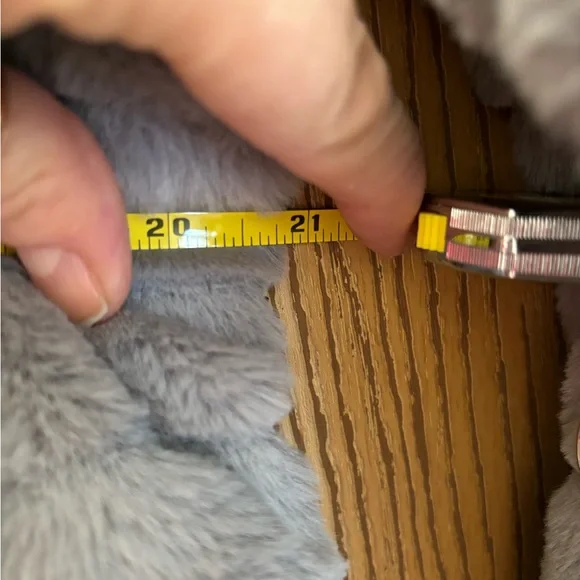 Luxurious Fuax Chinchila fur jacket NWOT - Picture 6 of 7